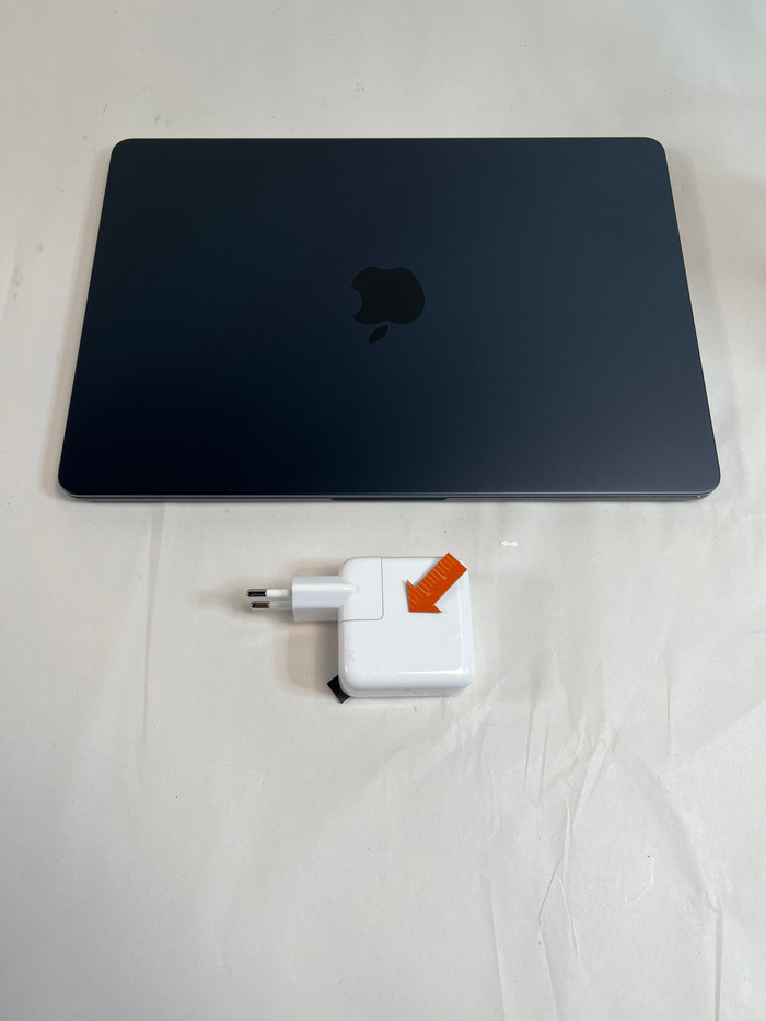 Apple MacBook Air 13 Zoll (2025) M4 (10/10) 24GB/1TB Mitternacht QWERTZ 