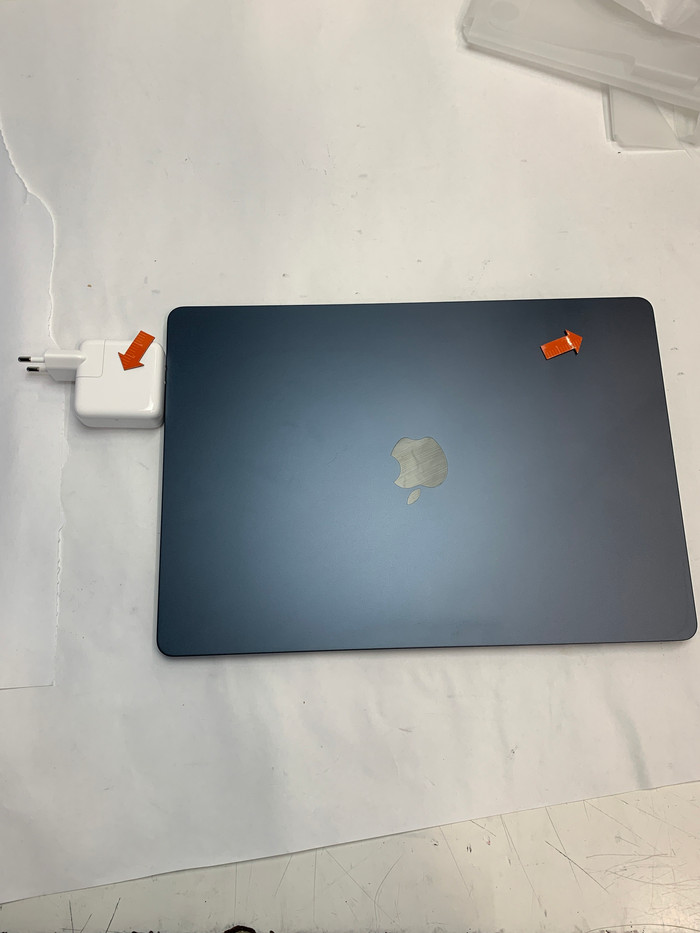 Apple MacBook Air 15" (2025) M4 (10 CPU / 10 GPU) 16GB/256GB Mitternacht QWERTZ 