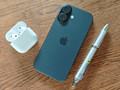 Apple iPhone 17 256GB Black (Image 3 of 10)