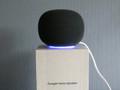 Google Home Lautsprecher Grau (Bild 3 von 3)
