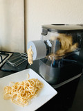 Philips Viva Pasta- and Noodle Maker HR2334 / 12 (Image 2 of 4)