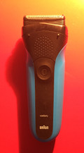 Braun Series 3 310 Blue (Image 1 of 2)