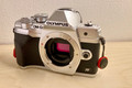 Olympus OM-D E-M10 Mark IV Body Silber (Bild 1 von 1)