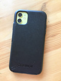 OtterBox Symmetry Apple iPhone SE 2022 / SE 2020 / 8 / 7 Back Cover Black (Image 3 of 3)