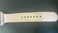 Apple Watch SE 44mm Space Grau Aluminium Schwarzes Sportarmband (Bild 4 von 78)
