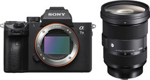 Sony A7 III + Sigma 24-70 mm f/2.8 Sony Vollformat-Systemkamera