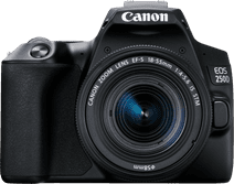 Canon EOS 250D + 18-55 f/4-5.6 IS STM Kamera mit neigbarem Display