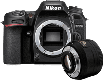 Nikon D7500 + Nikon AF-S 35mm f/1.8G DX Nikon Spiegelreflexkamera