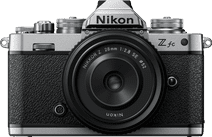 Nikon Z fc + Nikkor Z 28 mm f/2.8 Systemkamera für Film