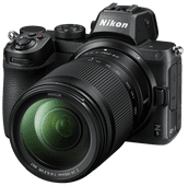 Nikon Z5 + Nikkor Z 24-200mm f/4-6.3 VR Kamera mit neigbarem Display