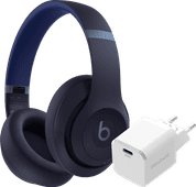 Beats Studio Pro Weiß + BlueBuilt Power-Delivery-Ladegerät mit USB-C-Port 20 W Weiß 3D-Audio-Kopfhörer