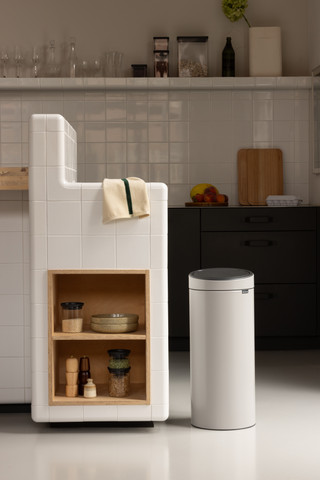 Brabantia Touch Bin Mülleimer 30 Liter Soft Grey