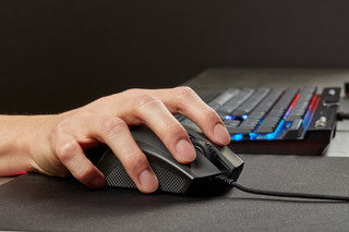 Corsair Ironclaw RGB Gaming-Maus