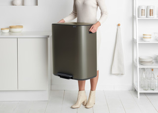 Brabantia Bo Pedal Bin 60 Liter Platinum