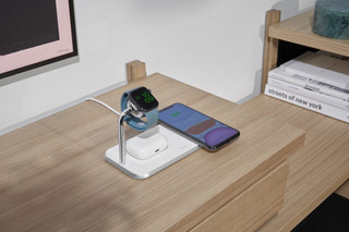 ZENS Dual & Apple Watch Aluminium kabelloses Ladegerät 10 W Weiß
