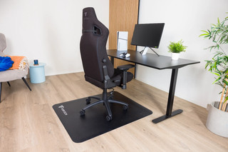 Vortech Pro Gaming Chair Black + Floor Mat