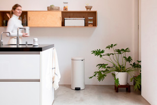 Brabantia NewIcon Treteimer 30 Liter Soft Beige