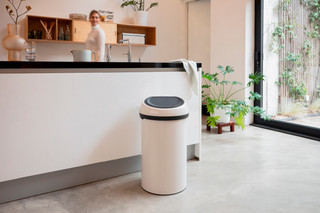 Brabantia Touch Bin 60 Liter Soft Beige