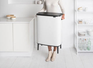 Brabantia Bo Touch Bin Hi Mülleimer 60 Liter mit Kunststoff Inneneimer - White