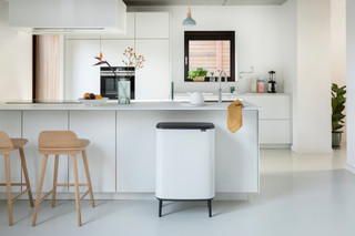 Brabantia Bo Touch Bin Hi Mülleimer 60 Liter mit Kunststoff Inneneimer - White