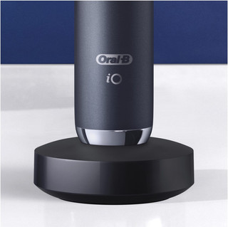 Oral-B iO 9N Schwarz mit zusätzlicher Aufsteckbürste