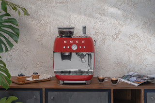 SMEG EGF03RDEU Rot