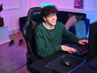 Trust GXT 923 Ybar Kabellose Gaming-Maus Schwarz