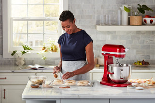 KitchenAid Artisan Bowl-Lift 5KSM70SHXECA Candy Apple Red