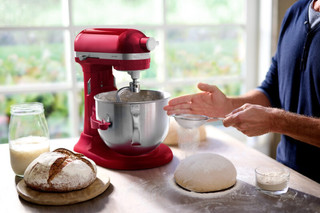 KitchenAid Artisan Bowl-Lift 5KSM70SHXECA Candy Apple Red