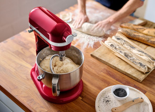 KitchenAid Artisan Bowl-Lift 5KSM70SHXECA Candy Apple Red