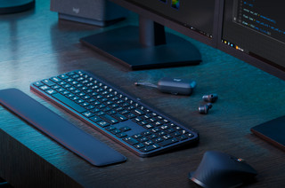 Logitech MX Keys S Plus Tastatur mit Handgelenkauflage Qwertz