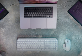 Logitech MX Keys S Plus Tastatur mit Handgelenkauflage Qwertz