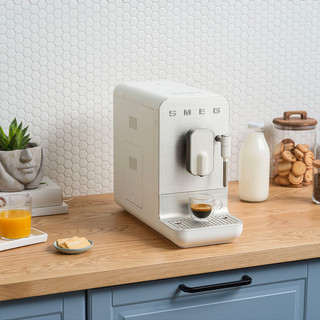 SMEG BCC12WHMEU Weiß