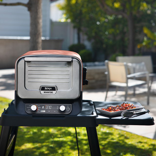 Ninja Woodfire Outdoor Grill OG701EU + Ninja Woodfire Ständer
