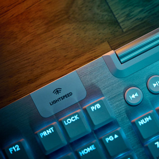 Logitech G915 X Lightspeed Wireless Gaming-Tastatur Weiß Qwertz