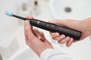 Philips Sonicare DiamondClean 9000 HX3886/43 + Power Flosser Black