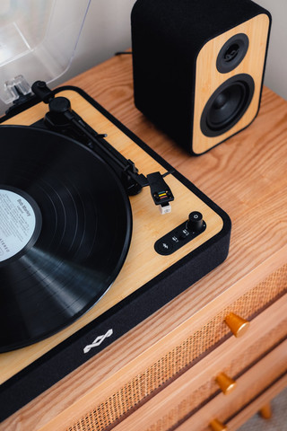 House of Marley Revolution BT with Speakers