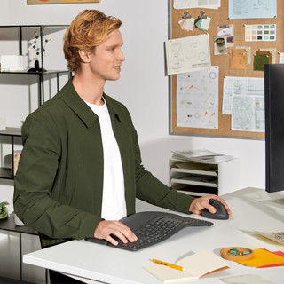 Logitech Lift Vertikale ergonomische Maus für Linkshänder Schwarz
