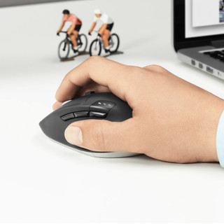 Logitech M720 Triathlon Bluetooth Maus