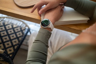 Garmin Vivoactive 6 Music Gold/White
