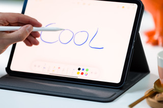 BlueBuilt Apple iPad Pro (2024) 11 Zoll Book Case Schwarz