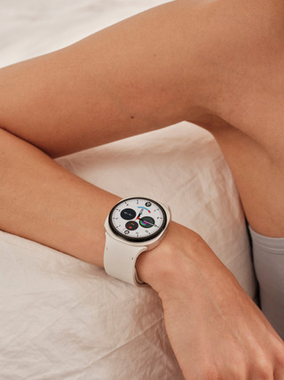 Samsung Galaxy Watch8 Dunkelgrau 44 mm