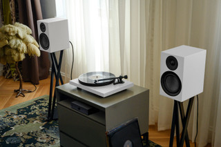 Pro-Ject Colourful Audio System E Weiß