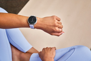 Garmin Venu 4 Silber/Lila 41 mm