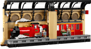LEGO Harry Potter Book Nook: Hogwarts Express 76450