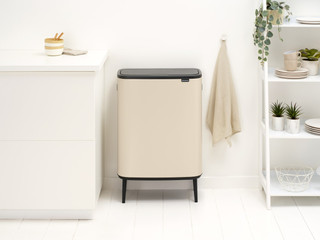 Brabantia Bo Touch Bin Hi Mülleimer 2 x 30 Liter Soft Beige