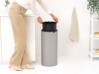 Brabantia Touch Bin Mülleimer 30 Liter Soft Grey