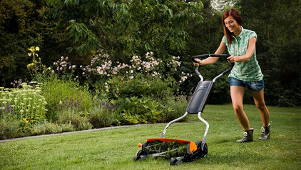 How do you choose a lawn mower?