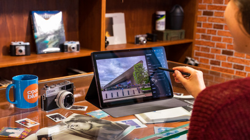 What determines the screen quality of a tablet?