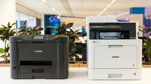 Tintenstrahl- und Laserdrucker nebeneinander